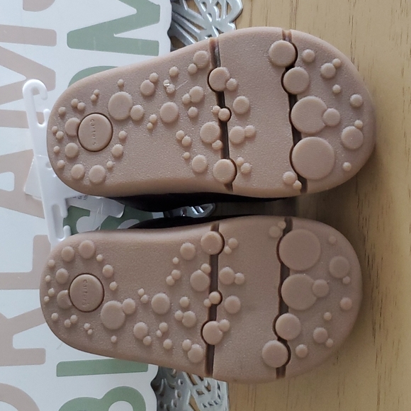 P009   Carter's Baby Shoes Low Cut Boot Brown Size 4M - Picture 5 of 5